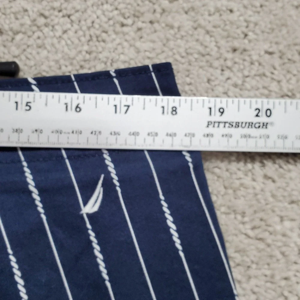 Nautica Shorts Women's 14 Navy Blue Mid Rise Twill Striped Lined Chino‎ Nautical